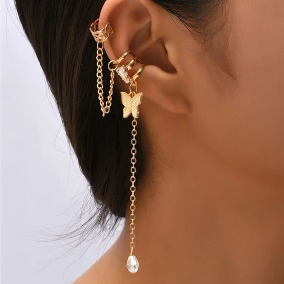 Gold 1pc Butterfly & Chain Ear Cuff - Picture 1 of 3